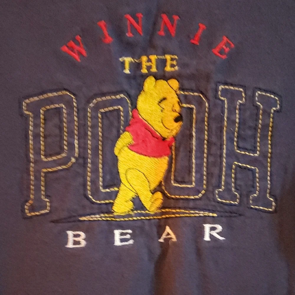 Must Bundle 2+ @ $5 Each Winnie the Pooh Navy T-Shirt Size M - Picture 4 of 5